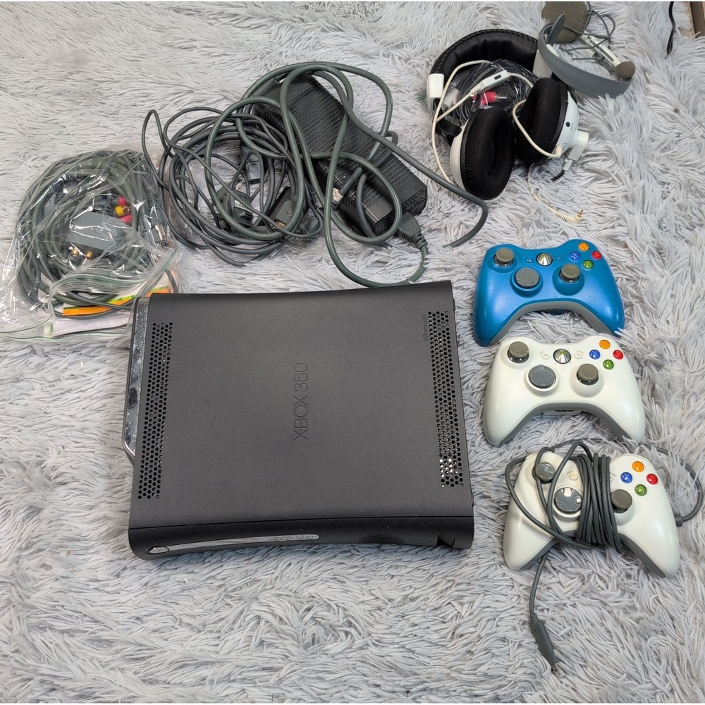 Microsoft Xbox 360 Black 120GB Console HDMI 3 Controllers 2 Headsets Not Tested